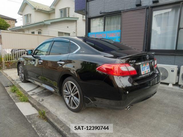 Nissan FUGA 2010-01 360767-6