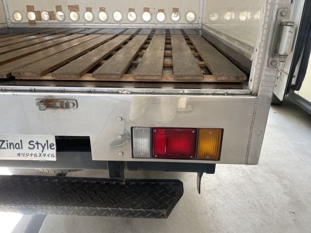 Mazda TITAN 2012-07 188065-5