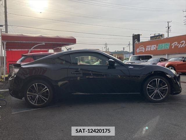 Toyota 86 2012-10 375530-3