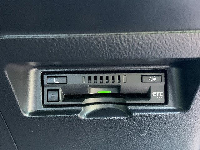 Toyota VITZ HYBRID 2017-02 7137-10