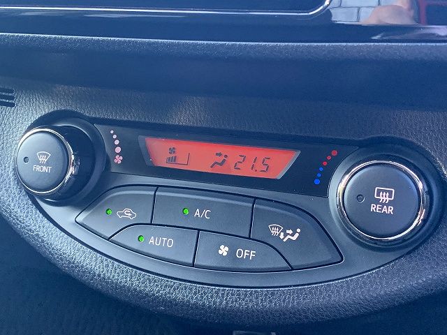 Toyota VITZ HYBRID 2017-02 7137-14