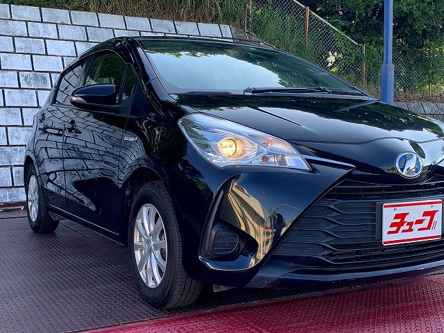 Toyota VITZ HYBRID 2017-02 7137-26