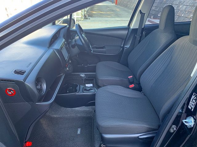 Toyota VITZ HYBRID 2017-02 7137-18
