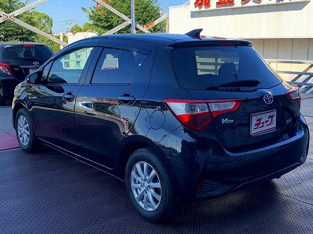 Toyota VITZ HYBRID 2017-02 7137-8