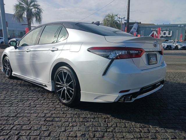 Toyota CAMRY HYBRID 2022-06 187720-2