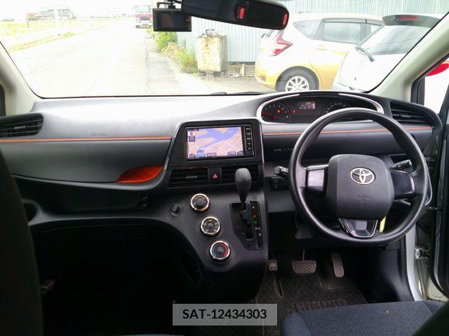 Toyota SIENTA 2018-02 386042-2