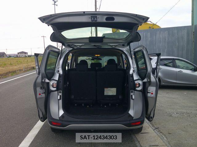 Toyota SIENTA 2018-02 386042-13