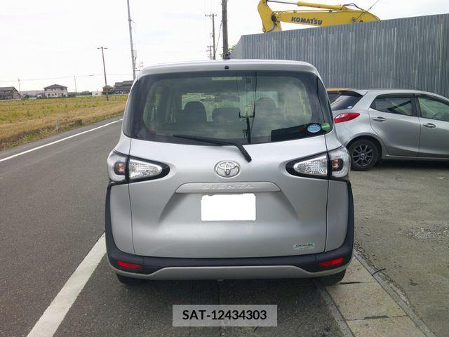 Toyota SIENTA 2018-02 386042-8