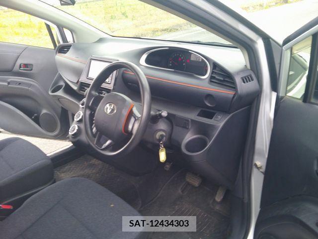 Toyota SIENTA 2018-02 386042-9