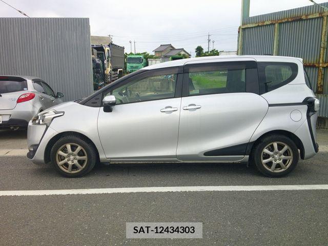 Toyota SIENTA 2018-02 386042-6