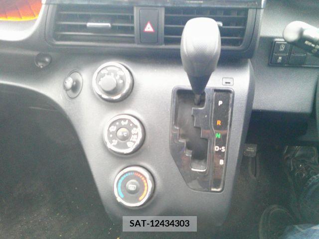 Toyota SIENTA 2018-02 386042-20