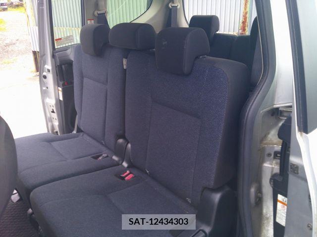 Toyota SIENTA 2018-02 386042-12