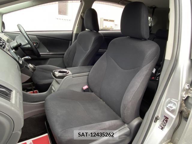 Toyota PRIUS ALPHA 2013-09 366772-23