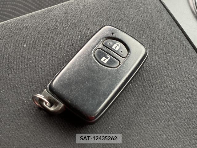 Toyota PRIUS ALPHA 2013-09 366772-27