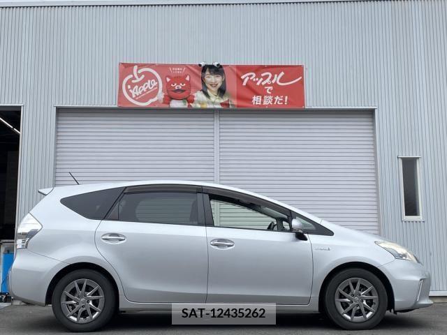 Toyota PRIUS ALPHA 2013-09 366772-4