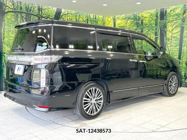 Nissan ELGRAND 2018-10 316304-17