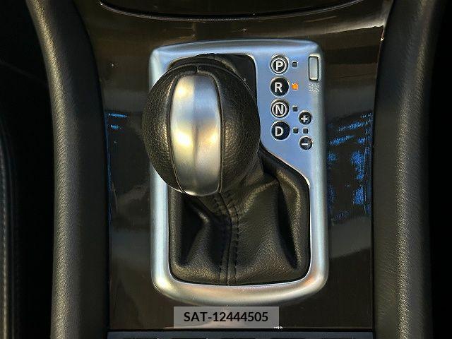 Nissan SKYLINE CROSSOVER 2012-05 306077-19