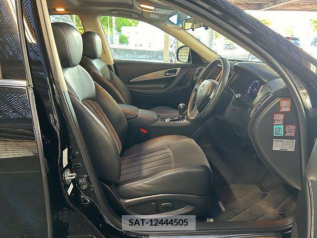 Nissan SKYLINE CROSSOVER 2012-05 306077-3