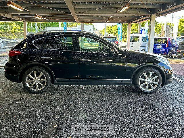 Nissan SKYLINE CROSSOVER 2012-05 306077-17