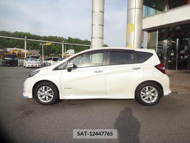Nissan NOTE 2017-05 279888-4