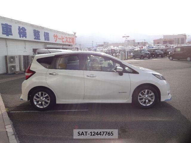 Nissan NOTE 2017-05 279888-3