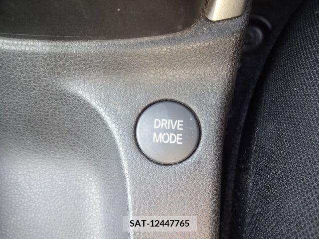 Nissan NOTE 2017-05 279888-19