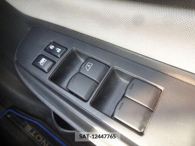 Nissan NOTE 2017-05 279888-23
