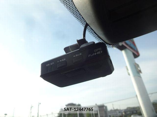 Nissan NOTE 2017-05 279888-26