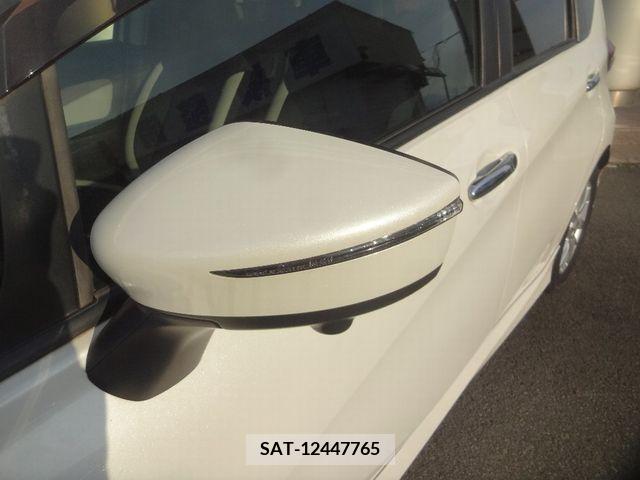 Nissan NOTE 2017-05 279888-27