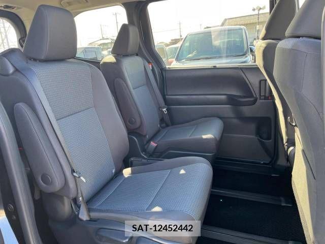 Toyota NOAH 2023-04 204403-9