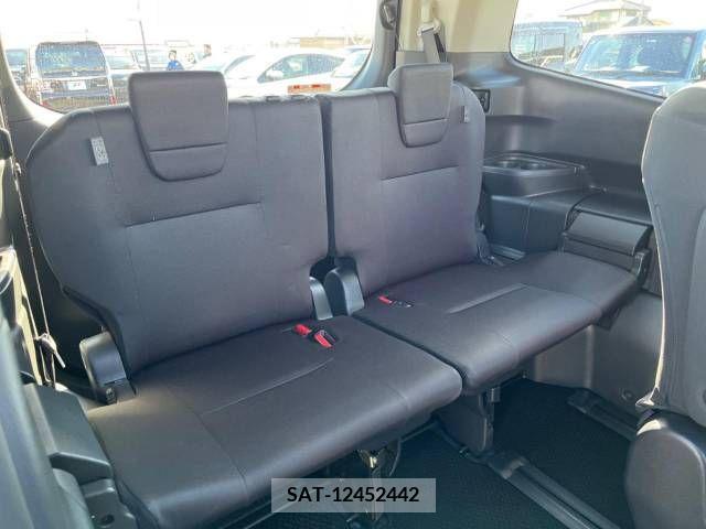 Toyota NOAH 2023-04 204403-10