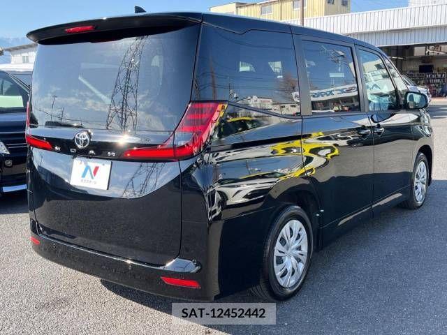 Toyota NOAH 2023-04 204403-18