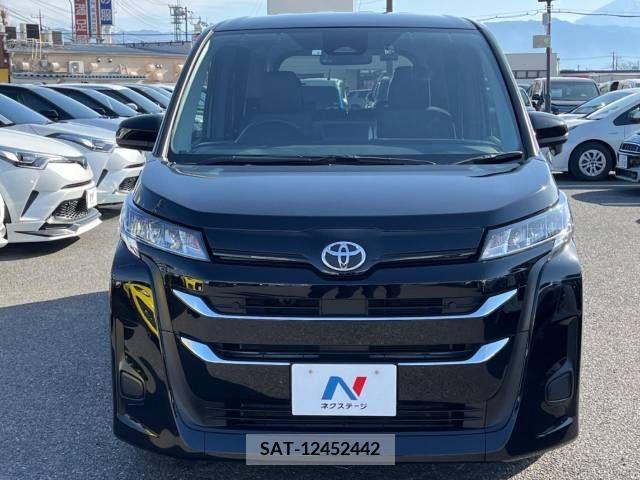 Toyota NOAH 2023-04 204403-15