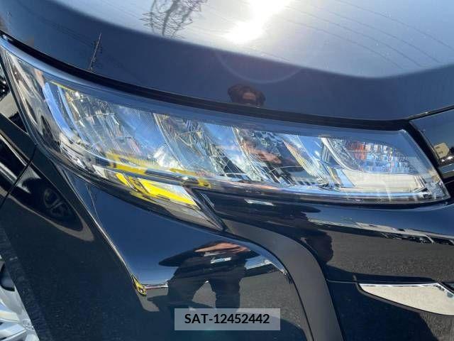 Toyota NOAH 2023-04 204403-13