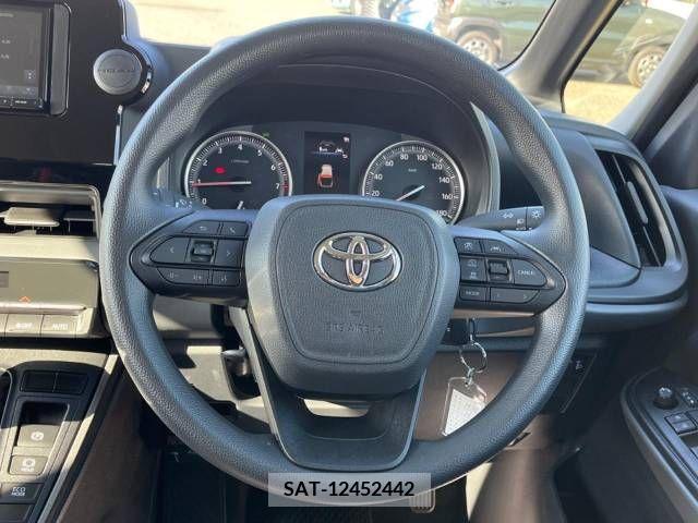 Toyota NOAH 2023-04 204403-12