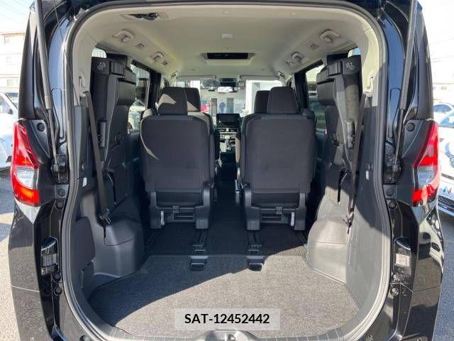 Toyota NOAH 2023-04 204403-11
