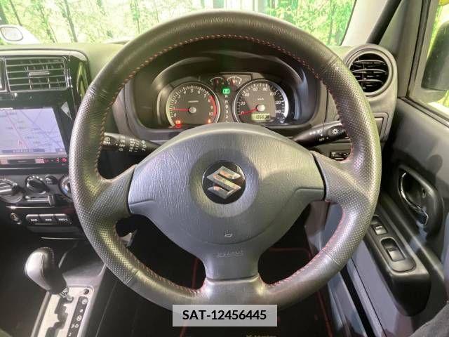 Suzuki JIMNY 2013-10 373841-8