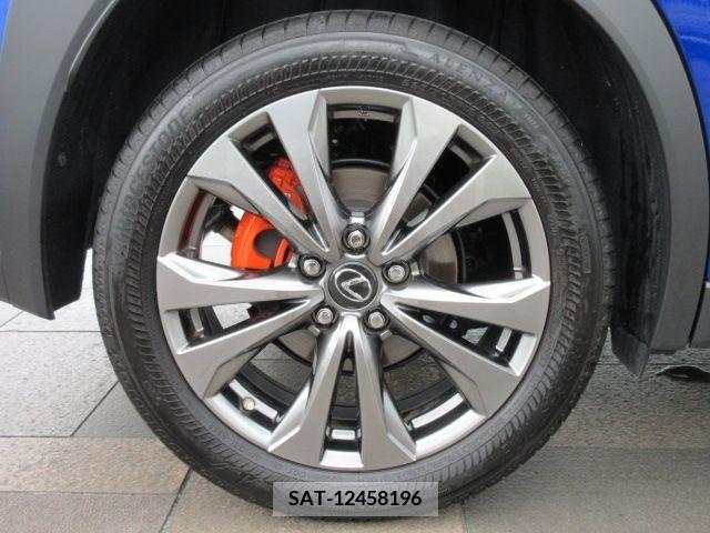 Lexus UX 2023-07 334406-24