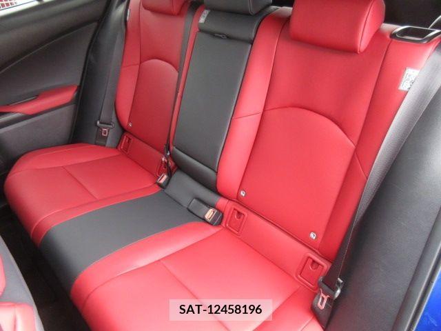 Lexus UX 2023-07 334406-19