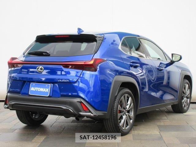 Lexus UX 2023-07 334406-2