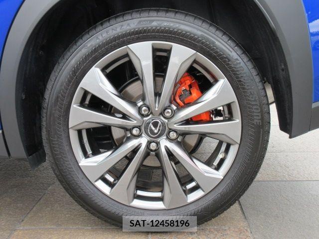 Lexus UX 2023-07 334406-23