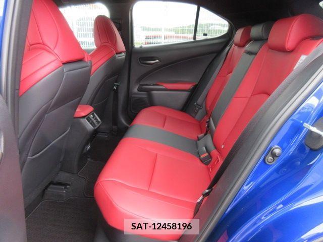 Lexus UX 2023-07 334406-21