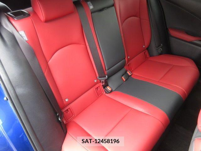 Lexus UX 2023-07 334406-17