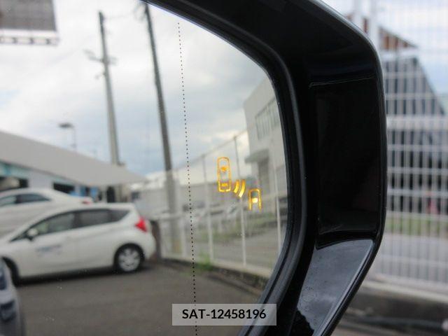 Lexus UX 2023-07 334406-12