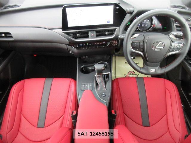 Lexus UX 2023-07 334406-1