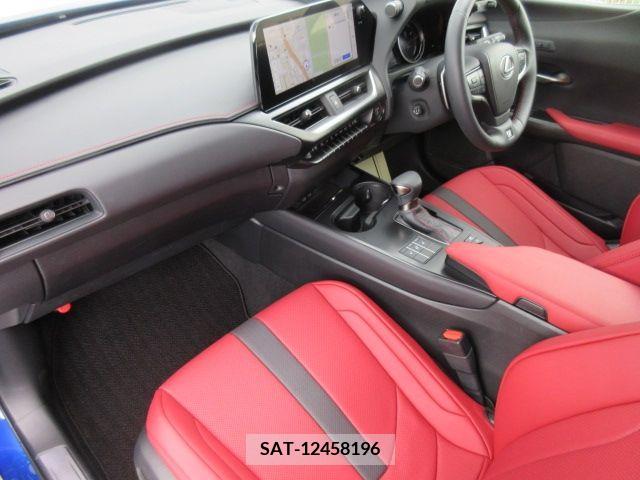 Lexus UX 2023-07 334406-20