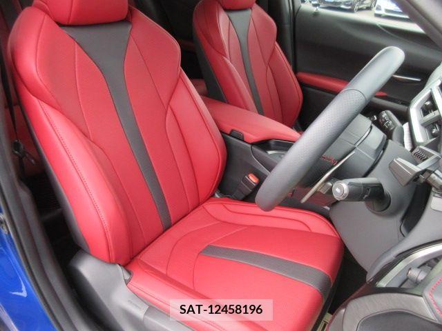 Lexus UX 2023-07 334406-16