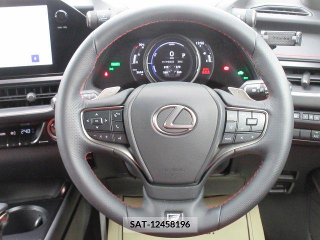 Lexus UX 2023-07 334406-9