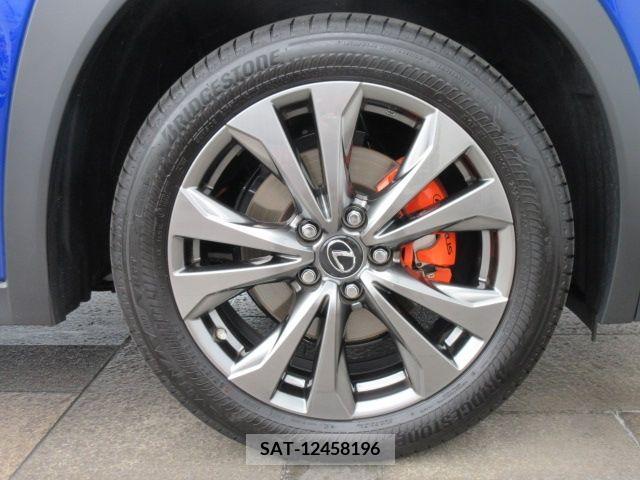 Lexus UX 2023-07 334406-25