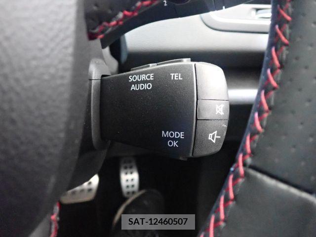 Renault MEGANE 2019-07 284075-15